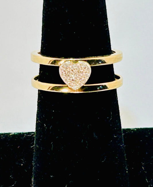 10k Goldn ring with 0.10 Ct Diamond